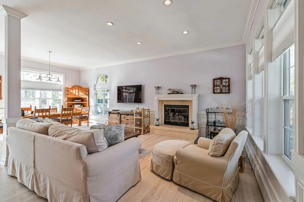 Wainscott - 5 Bedroom Perfect Summer House — Photo 4