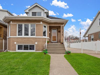 2714 N Mango Ave, Chicago, IL, 60639