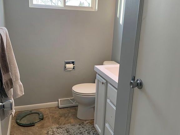 5th image of 1170 Langworthy St