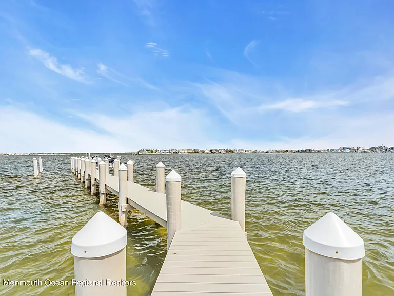 459 Normandy Dr — Photo 22