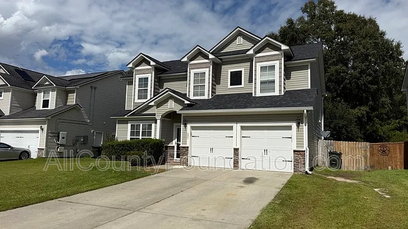 4 bed, 2.5 bath, 2210 sqft, $2,345 — Photo 3