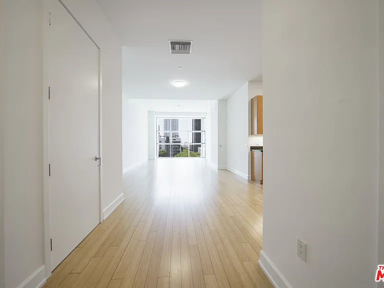 3223 W 6th St #605 — Photo 1