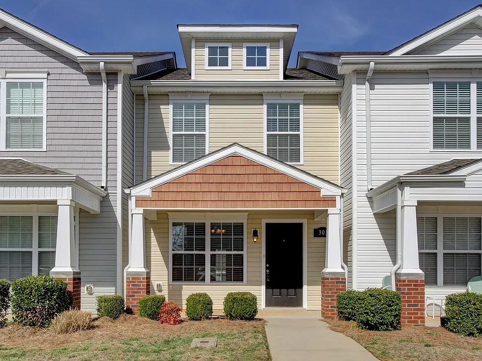 303 Sam Houston Cir