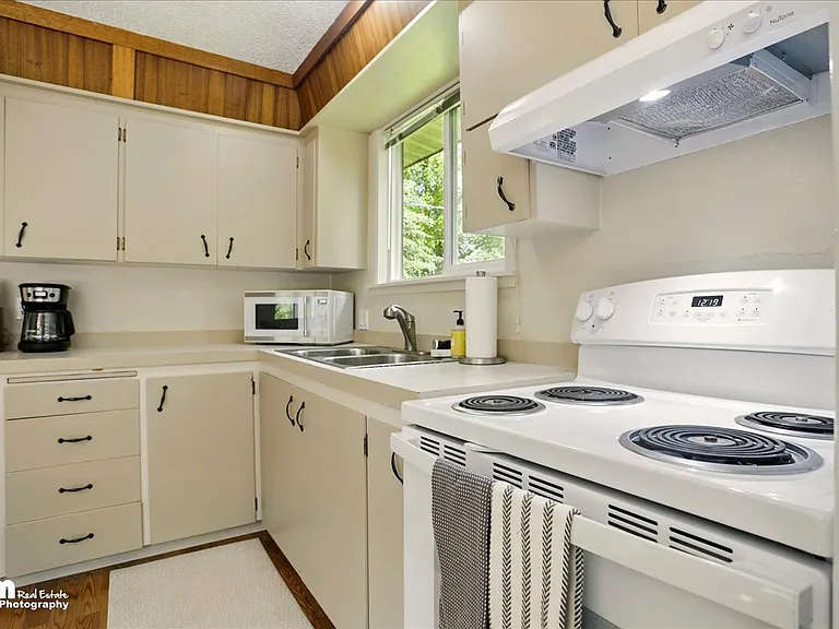 5305 Cope St #2 — Photo 10