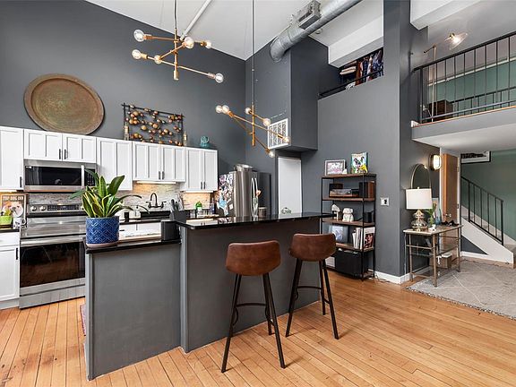 5th image of 4242 Laclede Ave APT 103