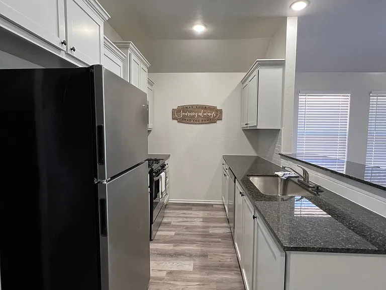 1209 SW Oklahoma Ave — Photo 5