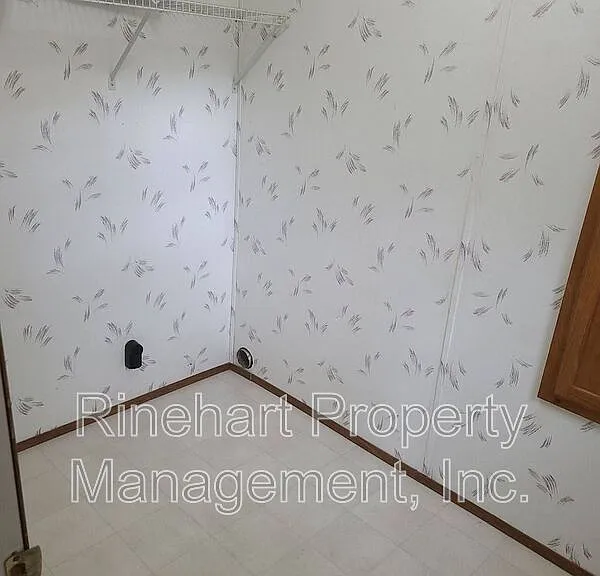 2321 Cyrus Dr — Photo 14