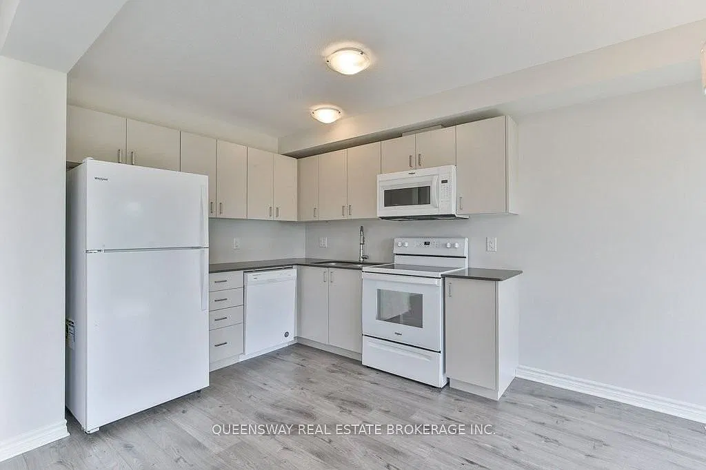 3 bed, $2,600 — Photo 4