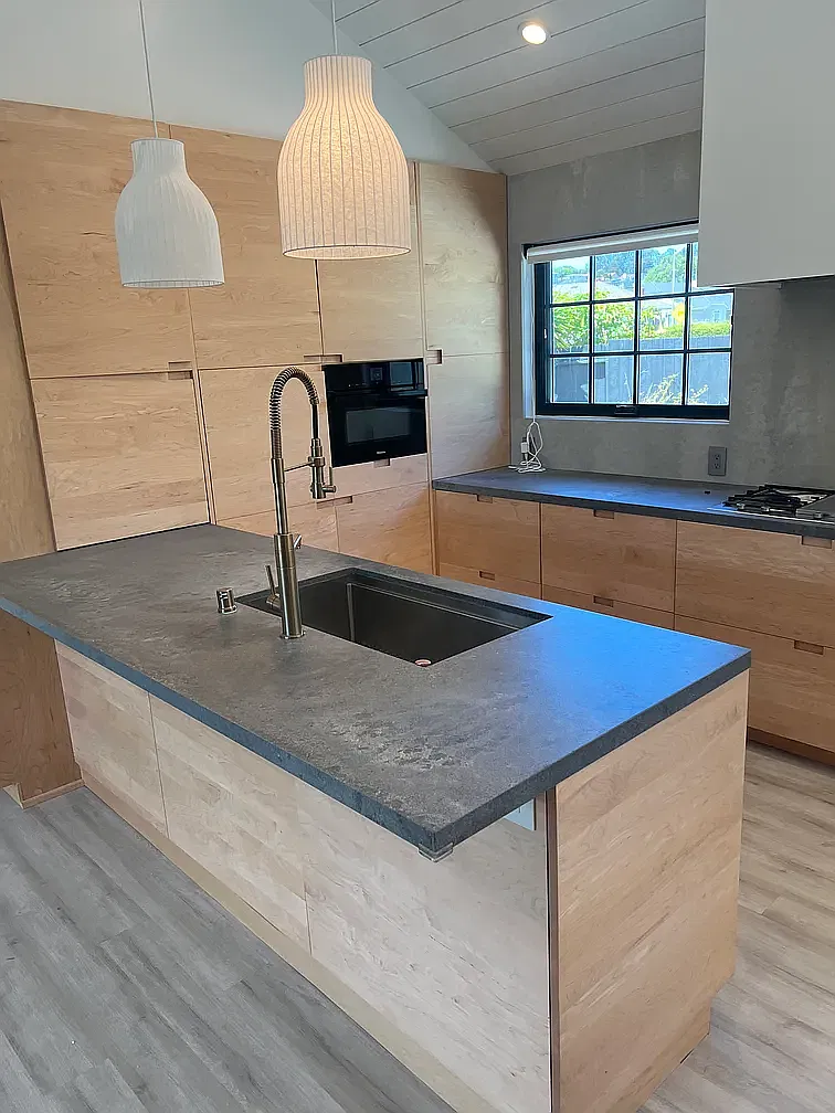 3 bed, 1230 sqft, $5,200 — Photo 4