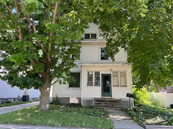 245 W Jefferson St, El Paso, IL 61738