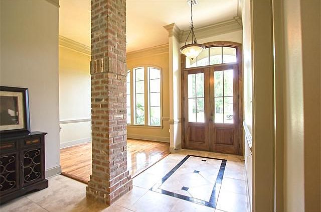 2nd image of 102 Castine Oaks