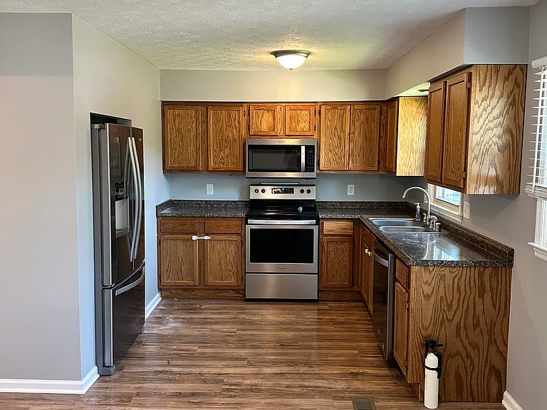 307 Princess Cir — Photo 4