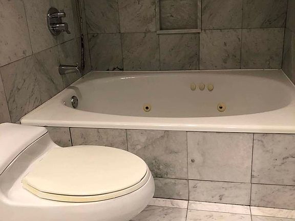 4th image of 146 W 57th St APT 36E