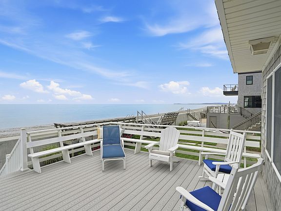 3rd image of 61 Ocean Rd N