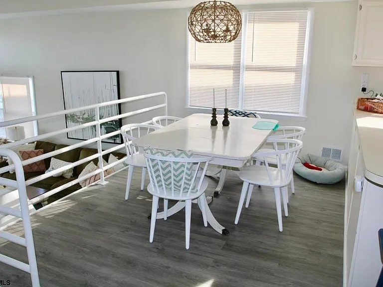 1101 E Shore Dr #D — Photo 6
