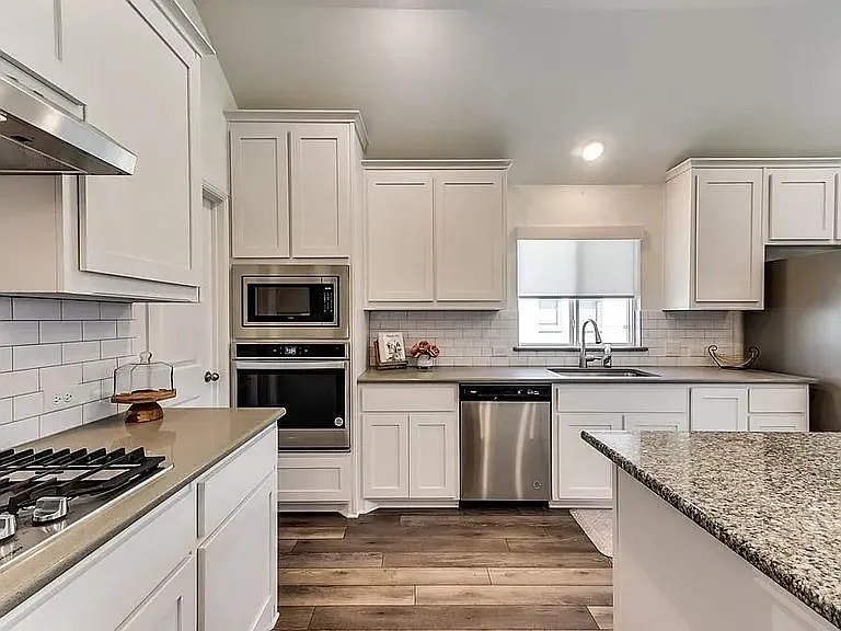 17013 Eastbrook Dr — Photo 5