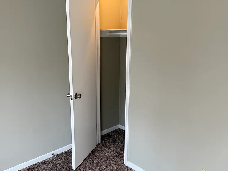 112 Stonecreek Dr #D — Photo 18