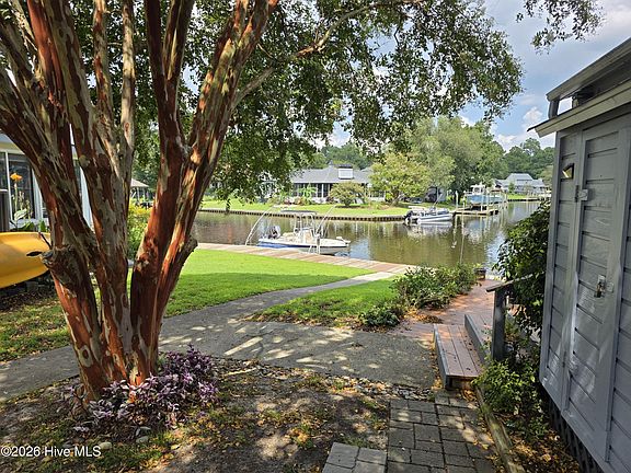 2nd image of 8 Harbour Walk #8