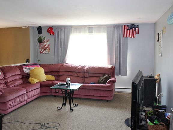 3rd image of 8 Howard George Ct