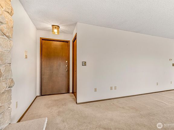 5th image of 2418 Euclid Avenue #6