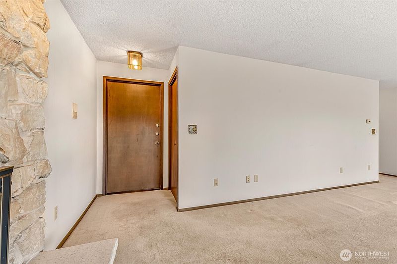 5th image of 2418 Euclid Avenue #6