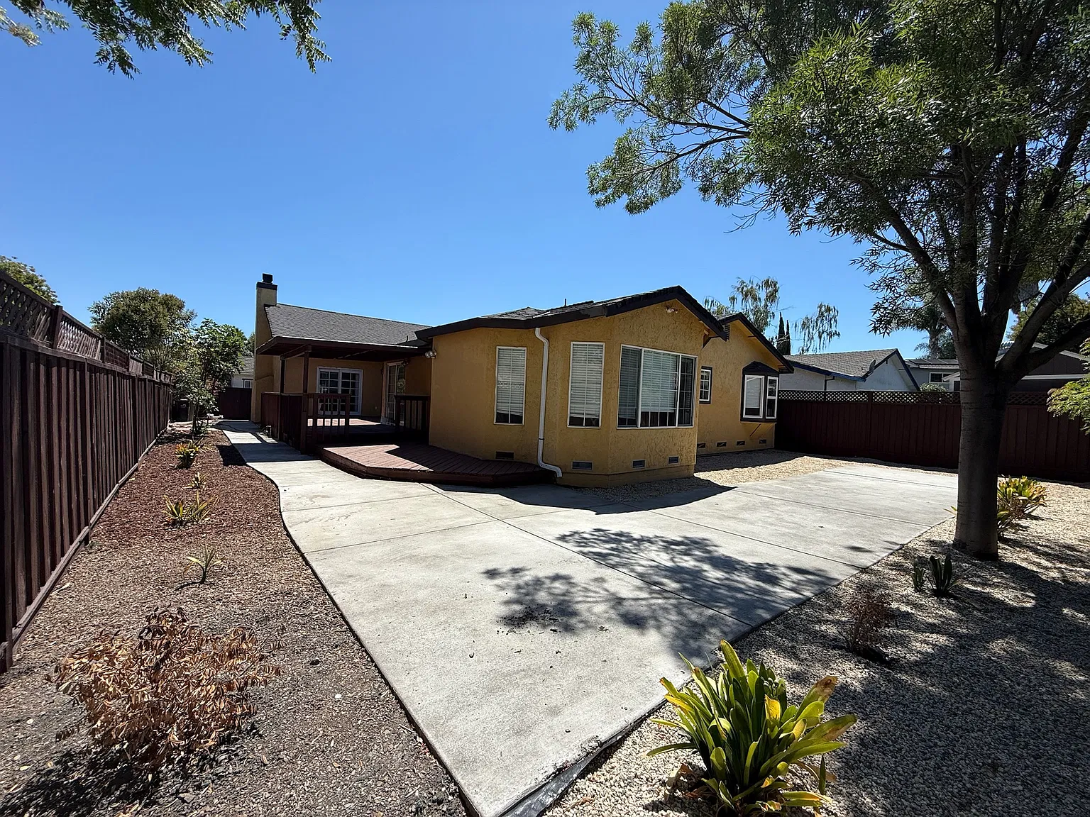 4 bed, 1907 sqft, $4,750 — Photo 3
