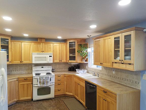 New Kitchen Backsplash
