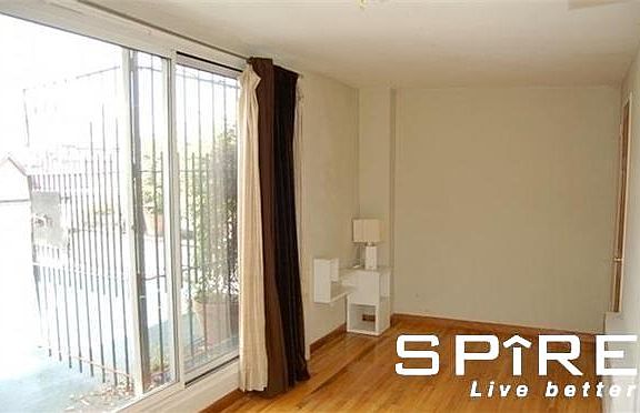 5th image of 118 W 74th St APT 4A