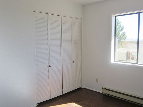 4th image of 4866 W Mayan Dr