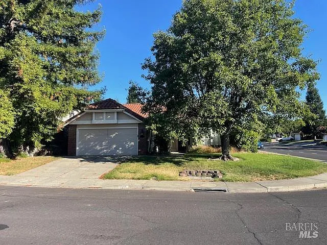900 Quate Ct — Photo 23
