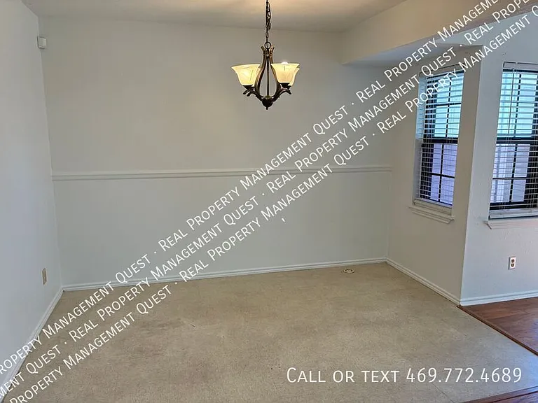 2402 Sunflower Dr — Photo 8