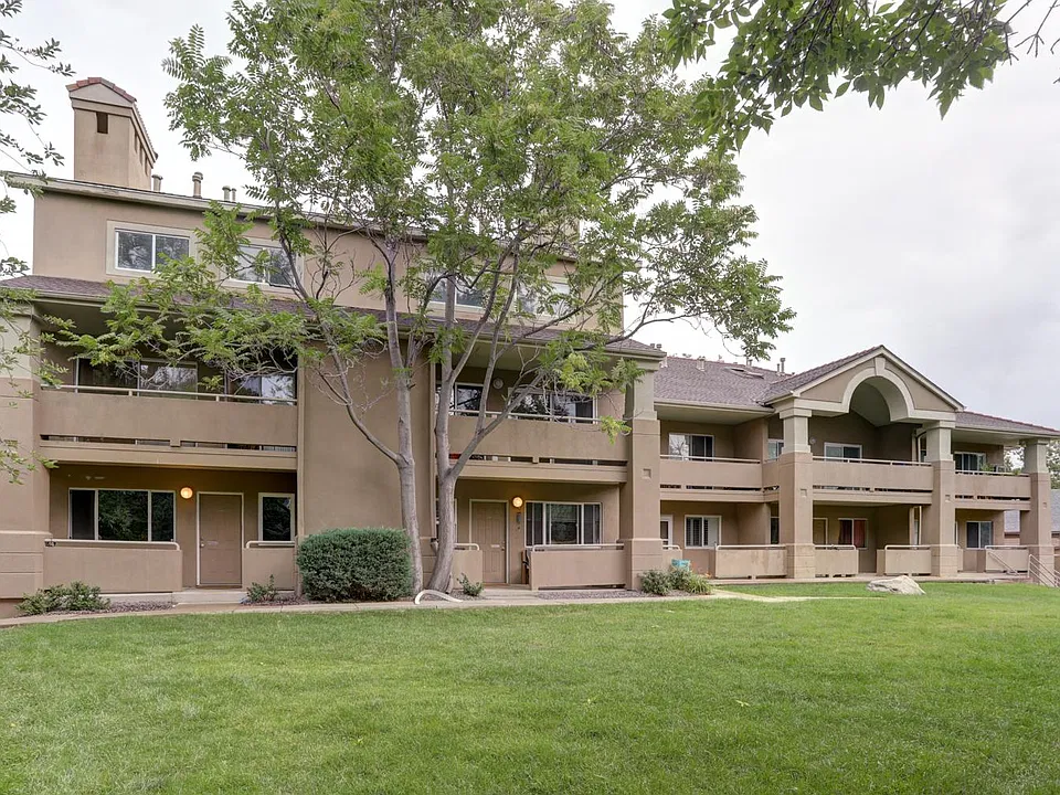 935 Broadway #208