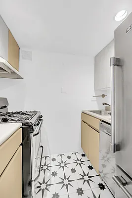 Rented by Douglas Elliman | media 3