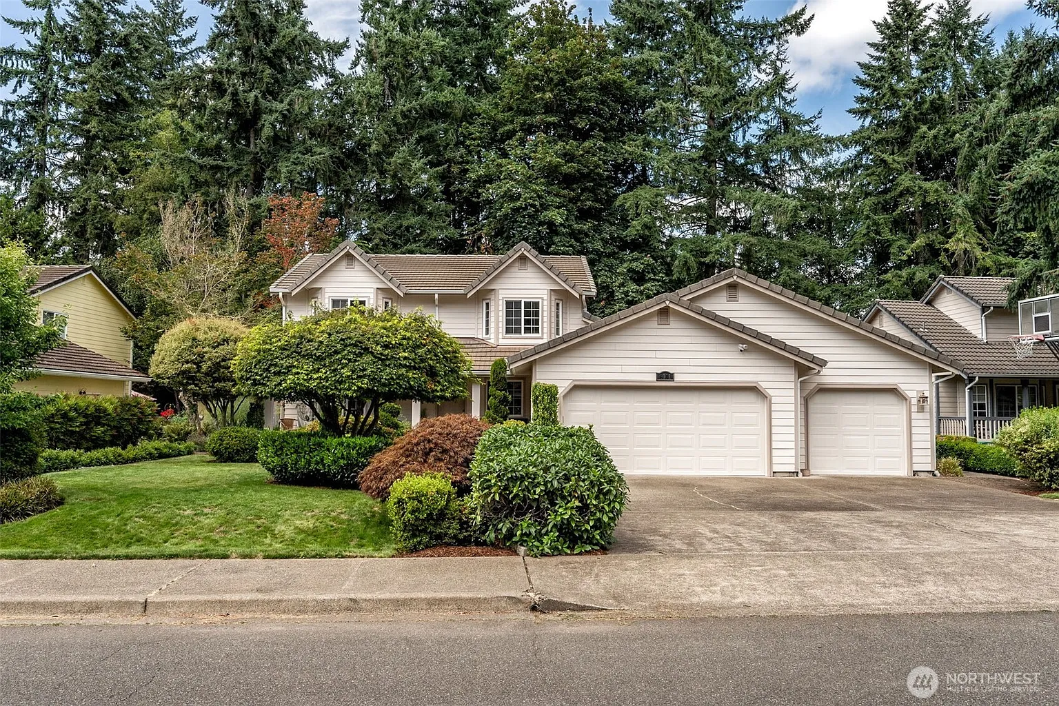 6111 Newport Court SW photo 1