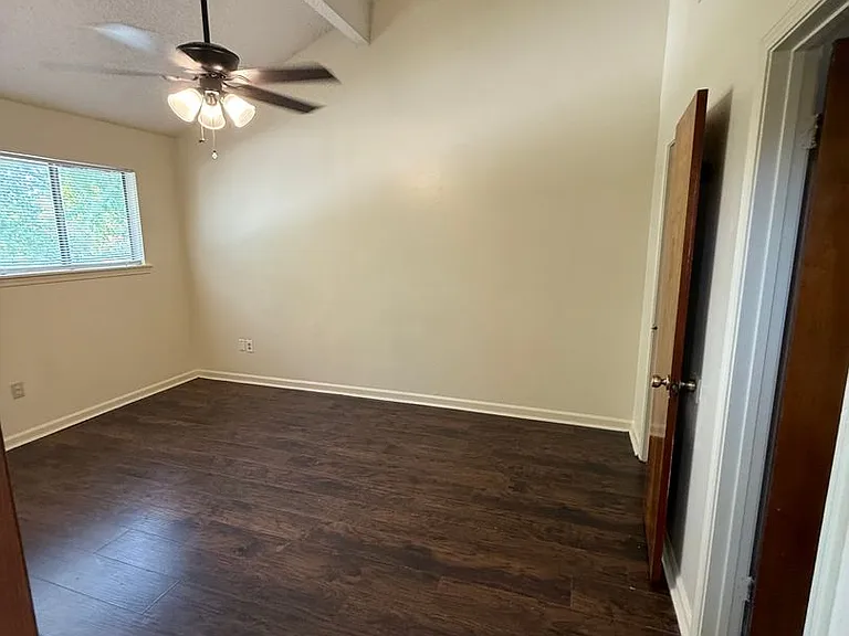 8216B Governor Dr — Photo 5