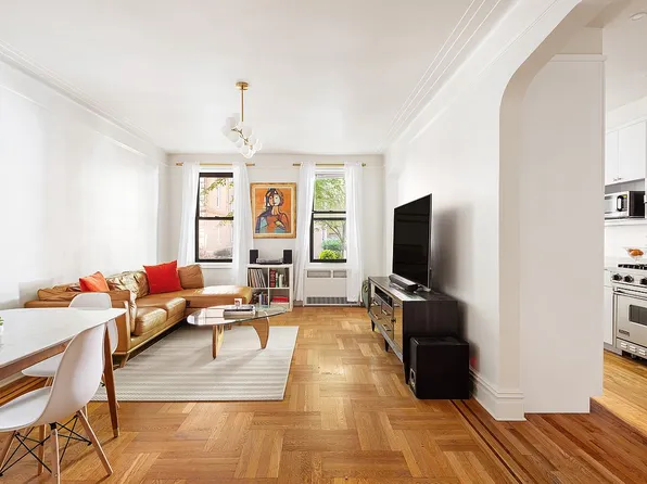 30 Ocean Pkwy APT 1G, Brooklyn, NY 11218