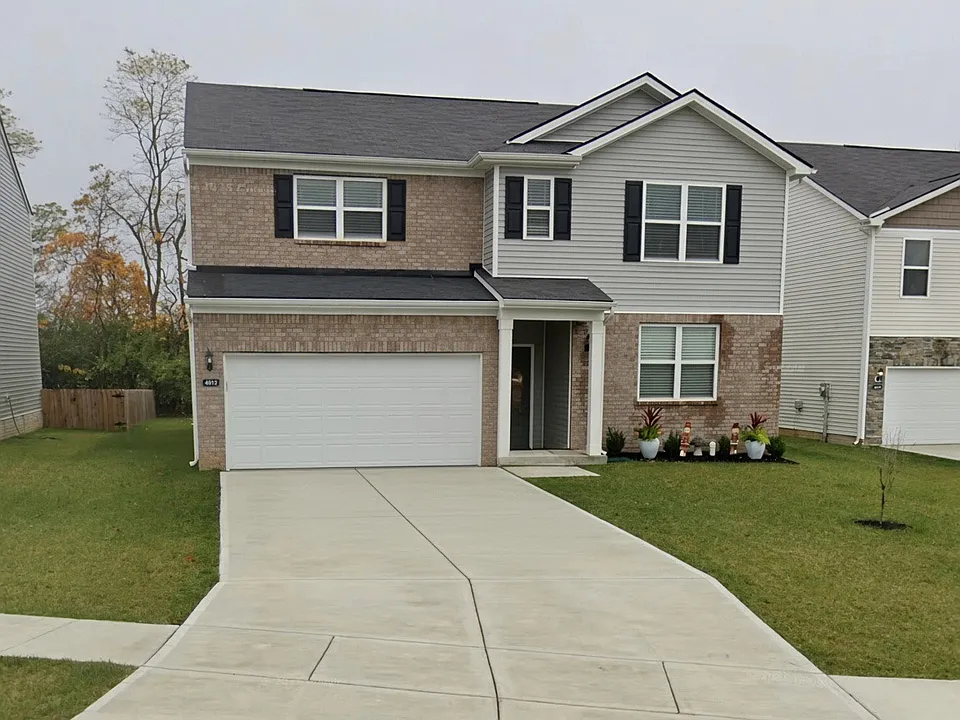 4012 White Pine Ln