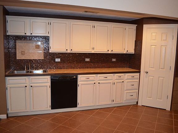 4th image of 219 S San Horacio Ave