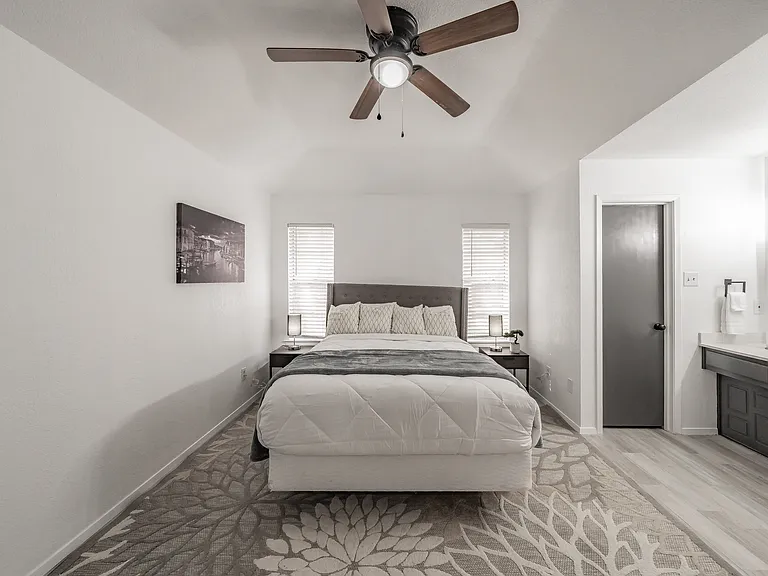 8901 Thompson Cir — Photo 38