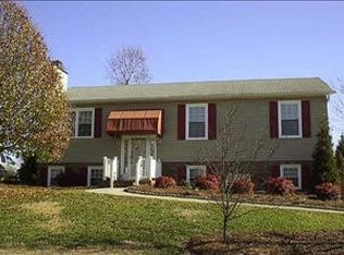 201 Hickory Hills Ln, Lexington, NC 27295