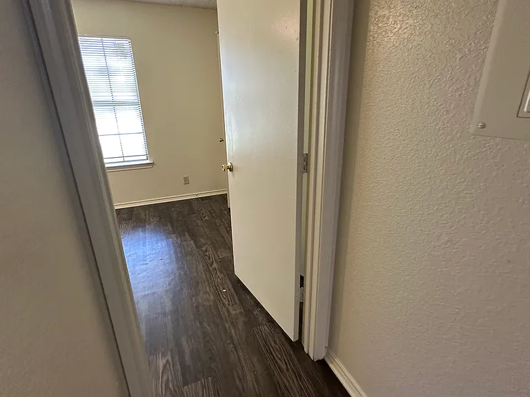 721 Avenue A #1 — Photo 31