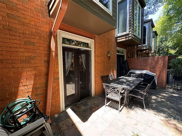 17 Willow Gln — Photo 36