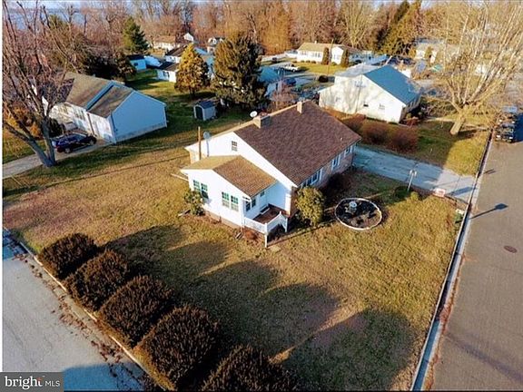 3rd image of 35 Miramar Dr