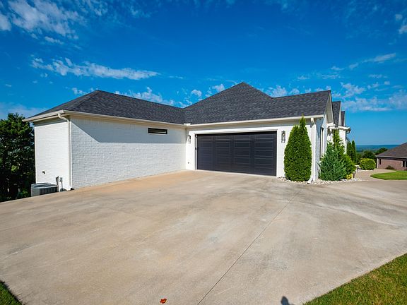 3rd image of 16200 Vista Del Rio N