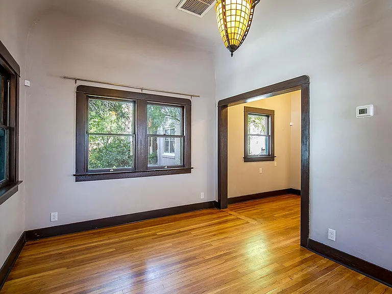 2210 E Helen St — Photo 12