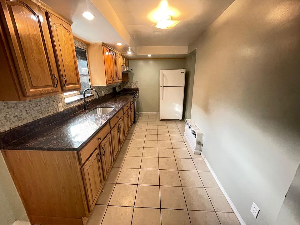 1st image of 9721 Avenue L Floor 1
