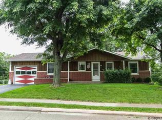 2570 Marywood Dr, Dubuque, IA 52001