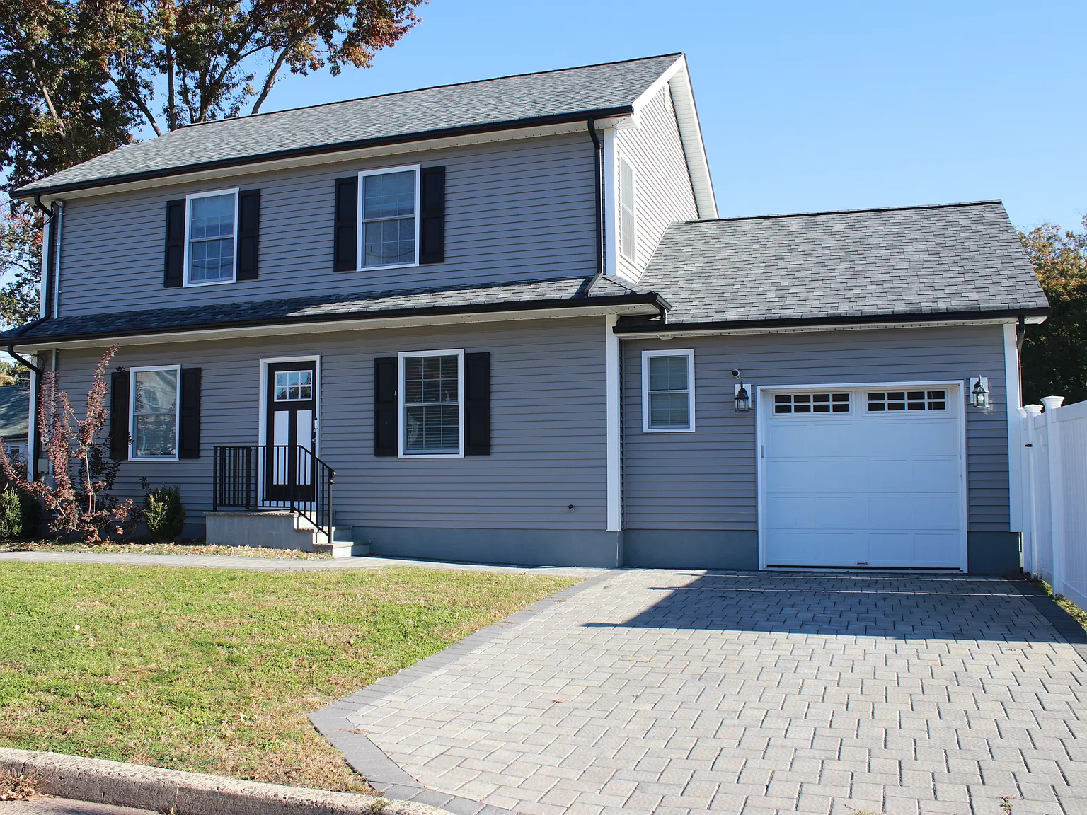 4 bed, 6025 sqft, $3,700 — Photo 2