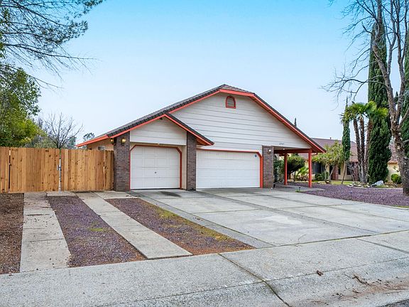 2nd image of 2989 Howard Dr