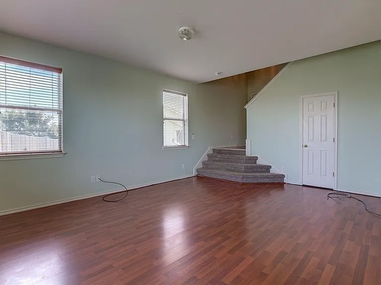 1039 Janae Ct — Photo 7